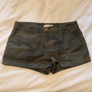 ABERCROMBIE camo shorts